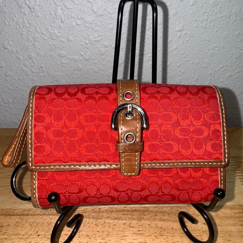 Coach Buckle Leather Trim Soho Jacquard Signature Wallet Clutch Key Chain Red